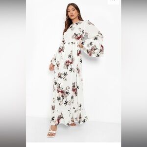Boho style. BOOHOO long dress. Size medium size 8. New condition​​​​​​​​